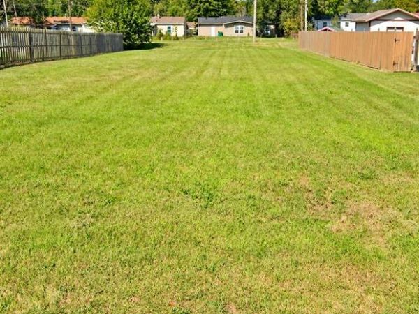 2225 Hunters Point Drive , Granite City, IL 62040