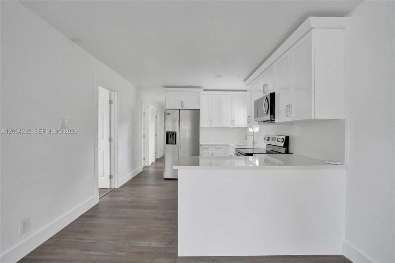 2910 NW 25th St, Fort Lauderdale, FL 33311 Photo
