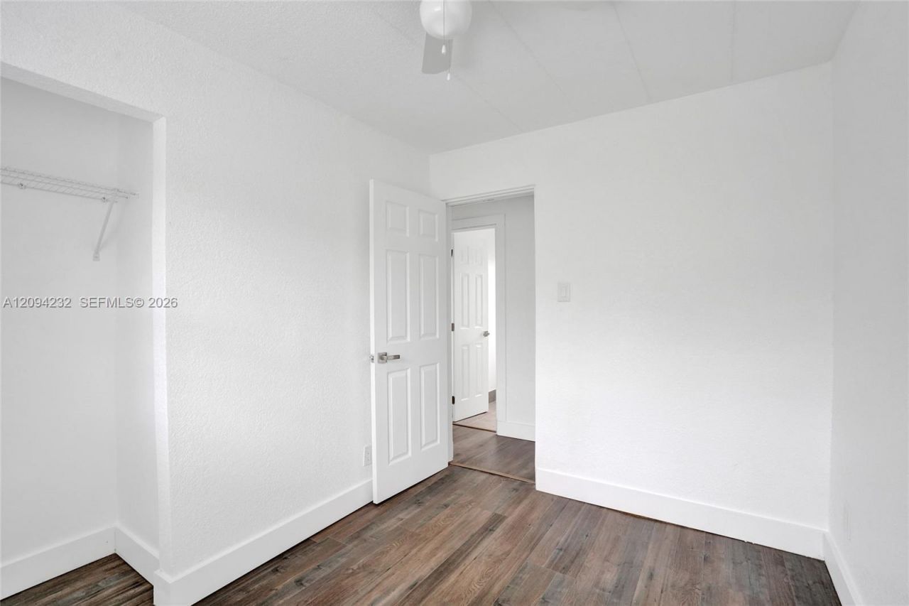 2910 NW 25th St, Fort Lauderdale, FL 33311 Photo
