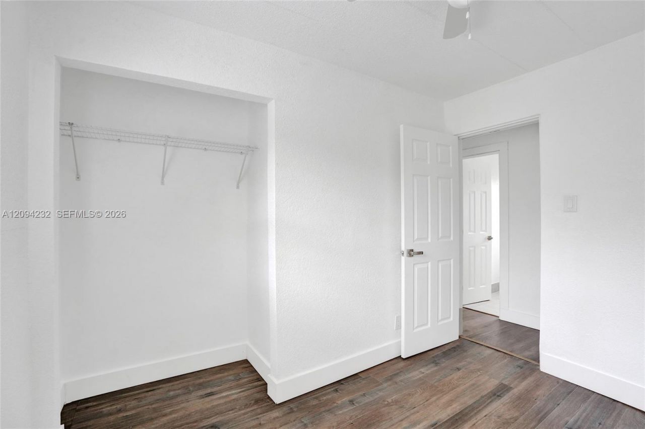 2910 NW 25th St, Fort Lauderdale, FL 33311 Photo