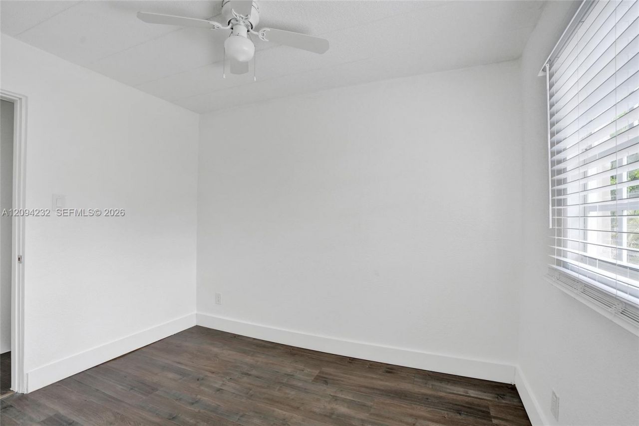2910 NW 25th St, Fort Lauderdale, FL 33311 Photo