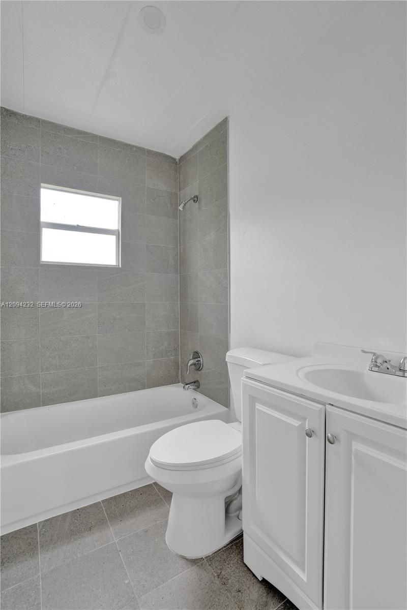 2910 NW 25th St, Fort Lauderdale, FL 33311 Photo