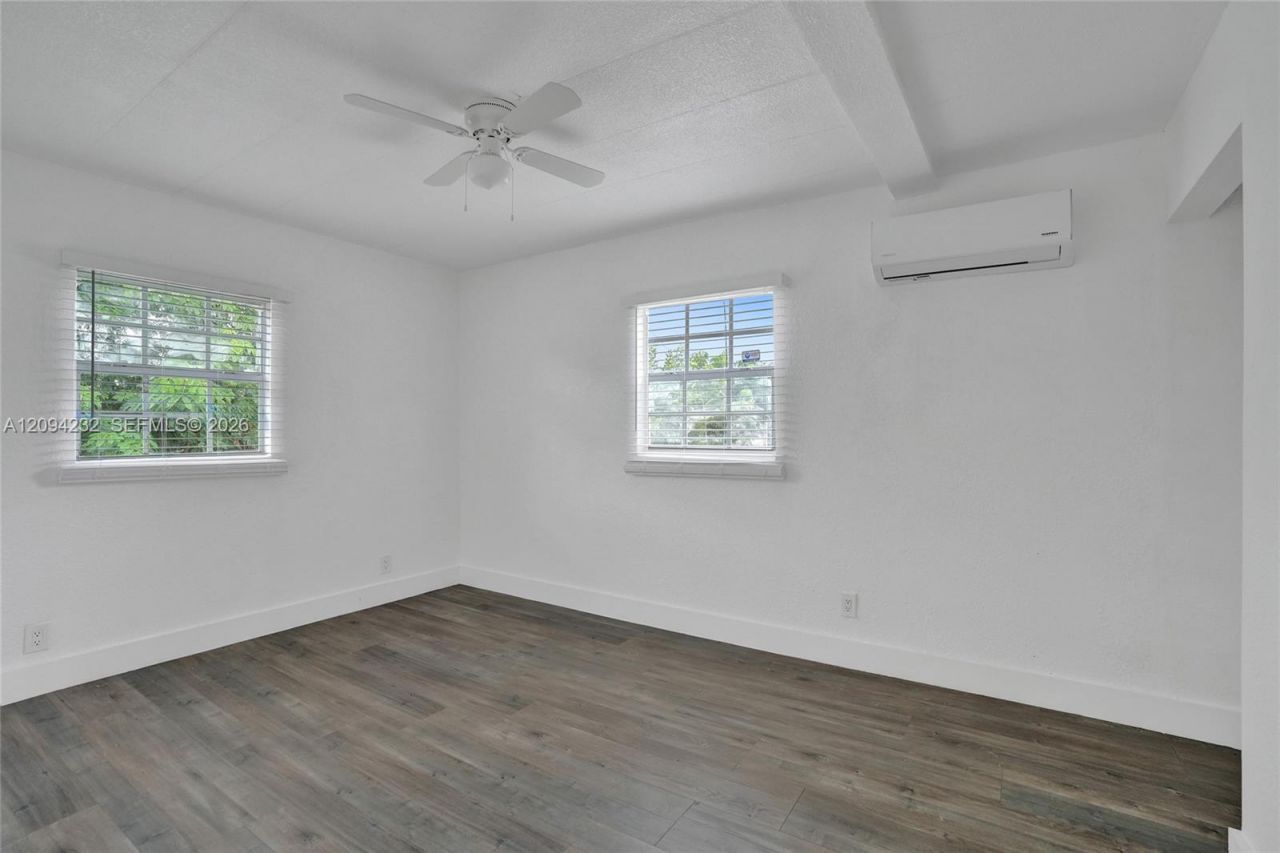 2910 NW 25th St, Fort Lauderdale, FL 33311 Photo