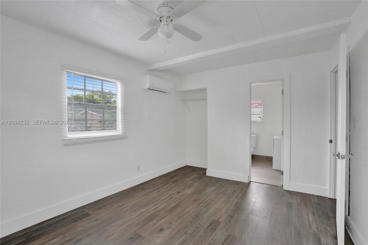 2910 NW 25th St, Fort Lauderdale, FL 33311 Photo