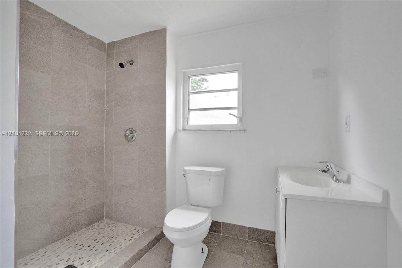 2910 NW 25th St, Fort Lauderdale, FL 33311 Photo