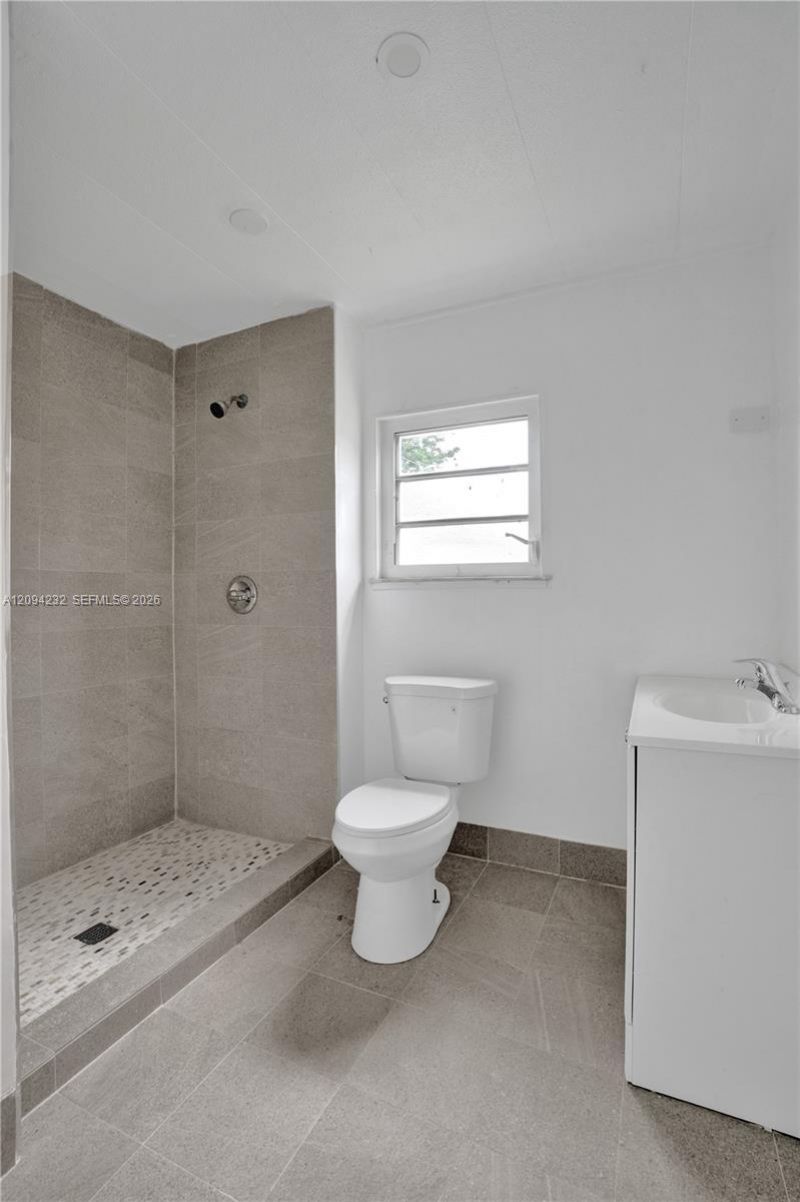 2910 NW 25th St, Fort Lauderdale, FL 33311 Photo