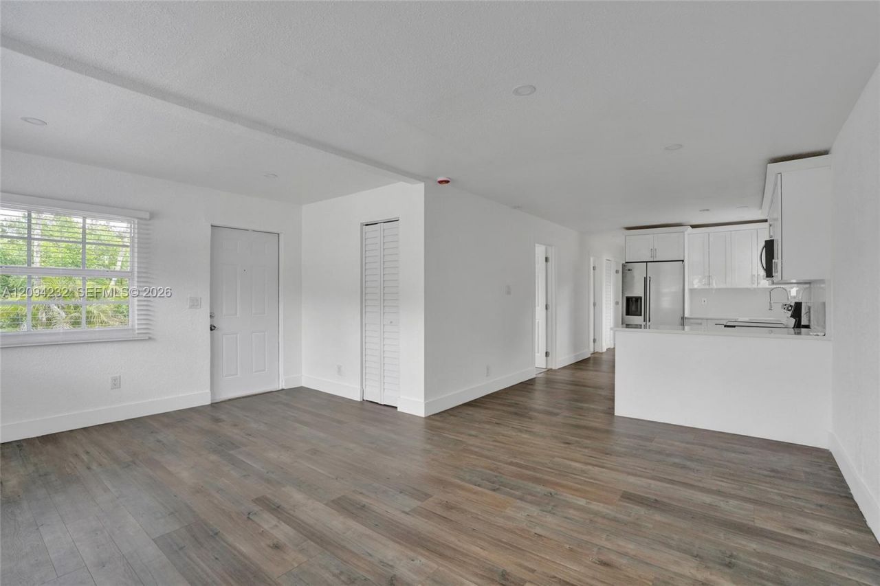 2910 NW 25th St, Fort Lauderdale, FL 33311 Photo