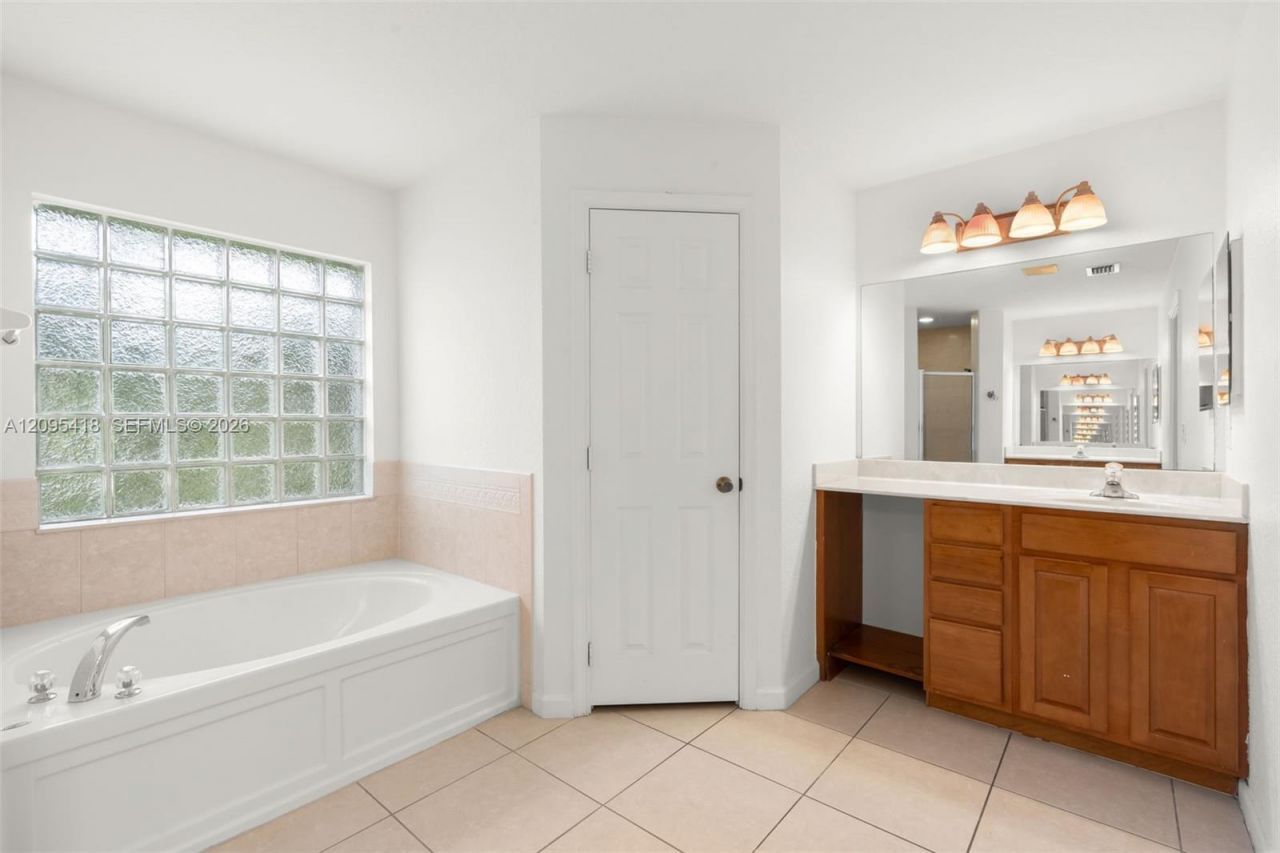 912 SW Paar Dr , Port Saint Lucie, FL 34953 Photo