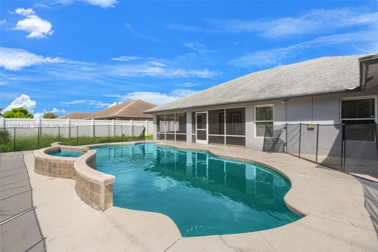 912 SW Paar Dr , Port Saint Lucie, FL 34953 Photo