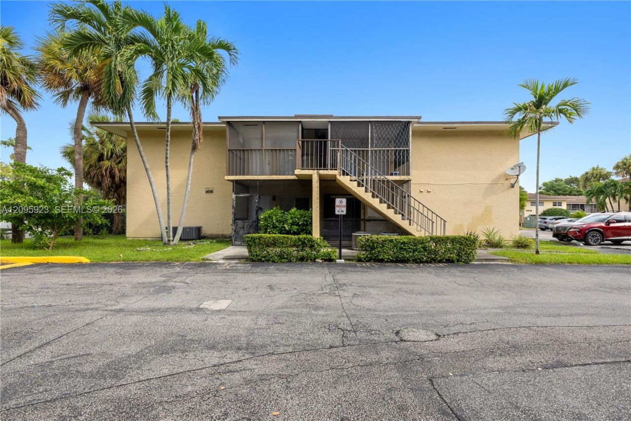 15619 SW 73rd Cir Ter , Unit 10-9, Miami, FL 33193 Photo