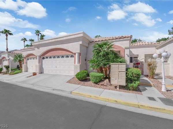 5131 Briar Meadow Way , Las Vegas, NV 89118
