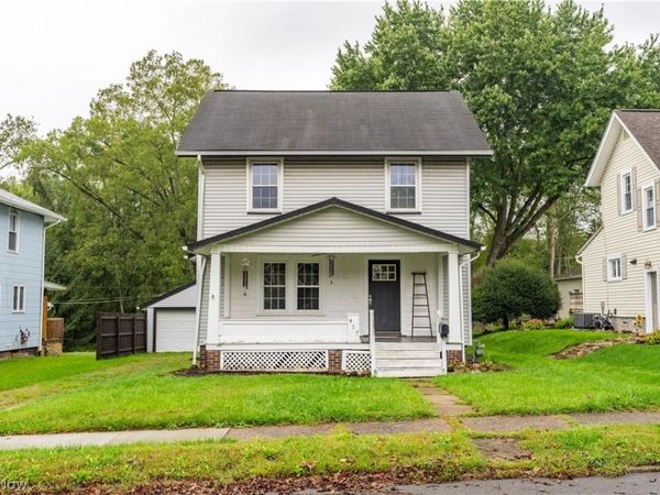 417 Tuscarawas Avenue NW, Brewster, OH 44613