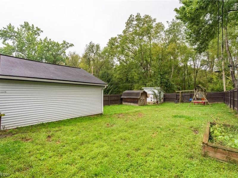 417 Tuscarawas Avenue NW, Brewster, OH 44613 Photo 4
