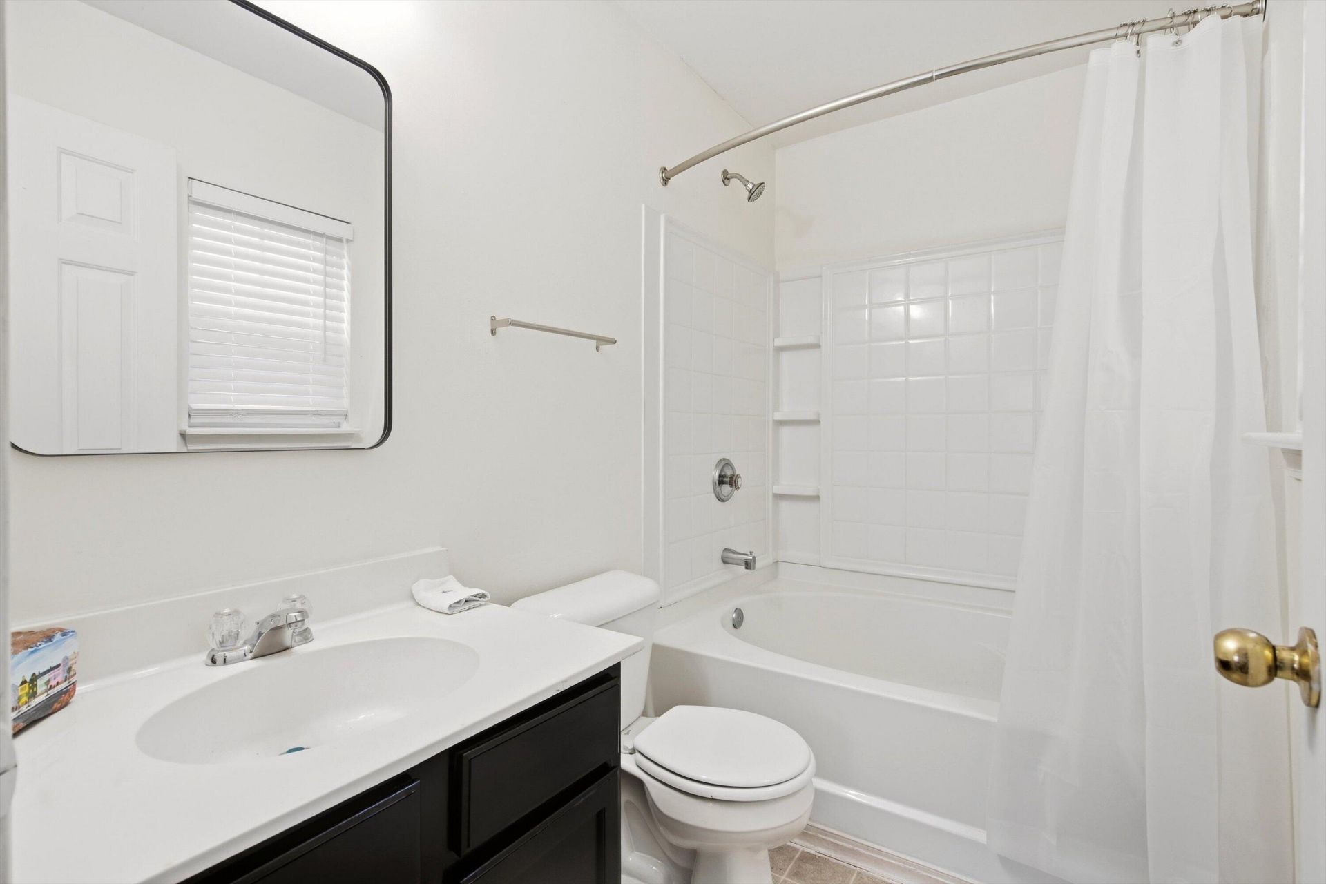 265 Avonshire Drive Photo 18
