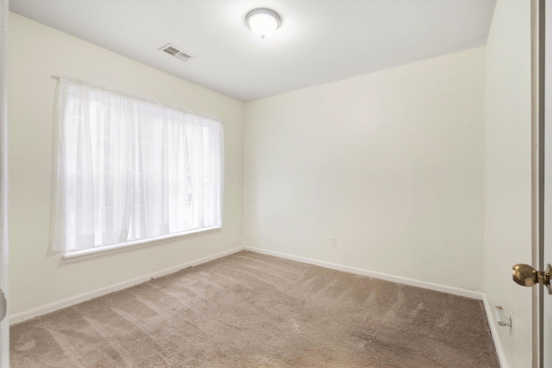 265 Avonshire Drive Photo 19