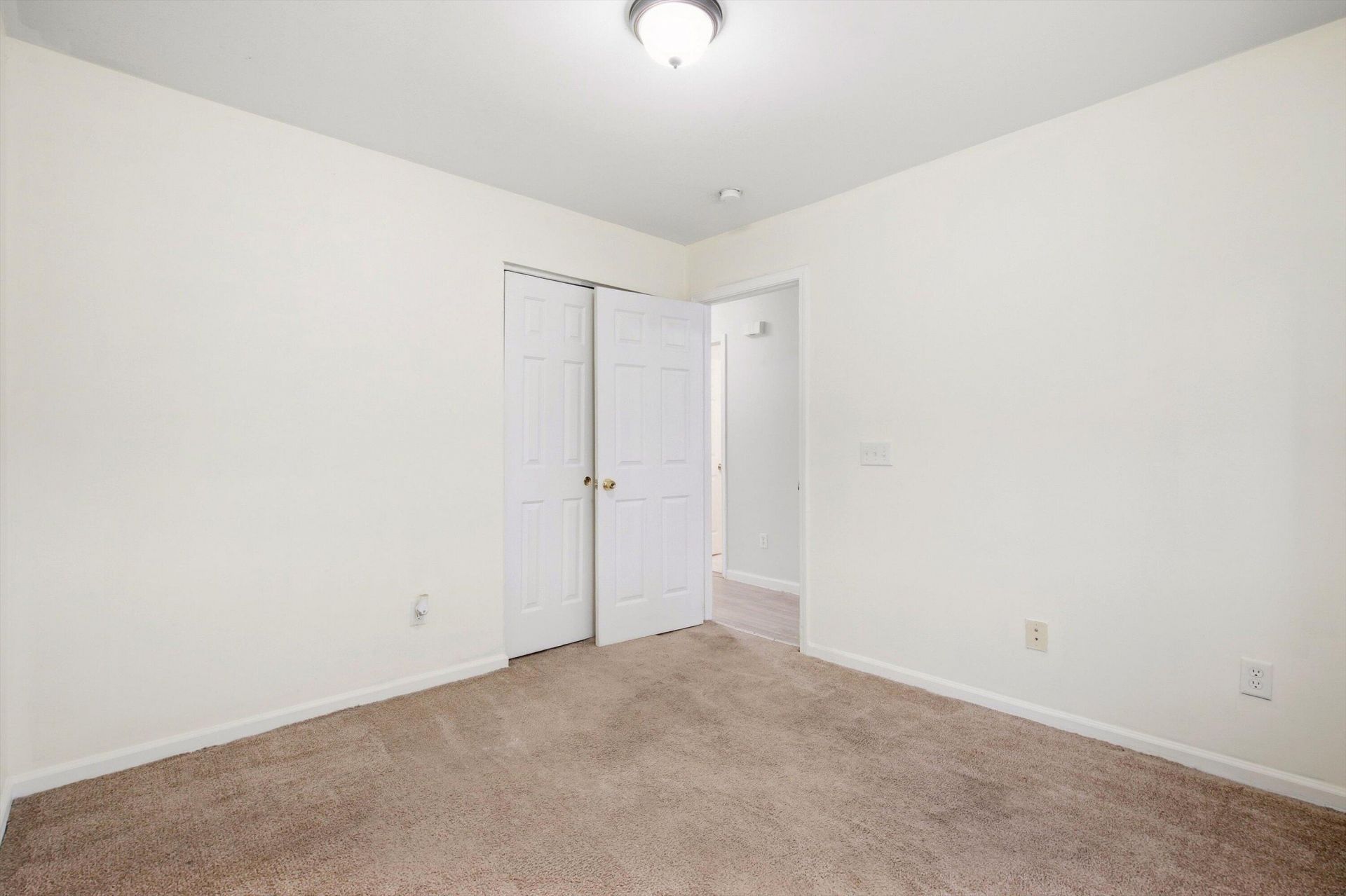 265 Avonshire Drive Photo 20