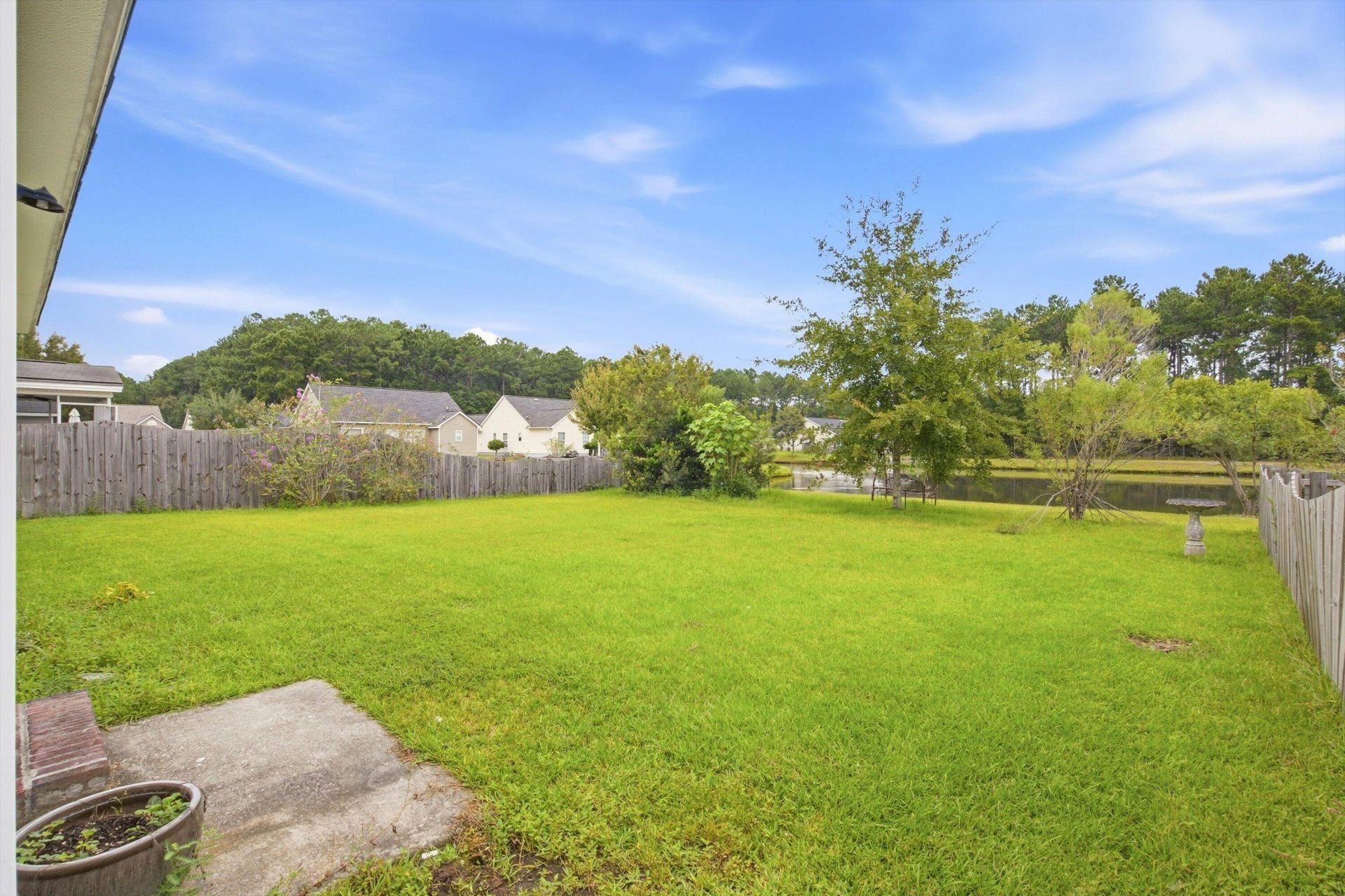 265 Avonshire Drive Photo 25