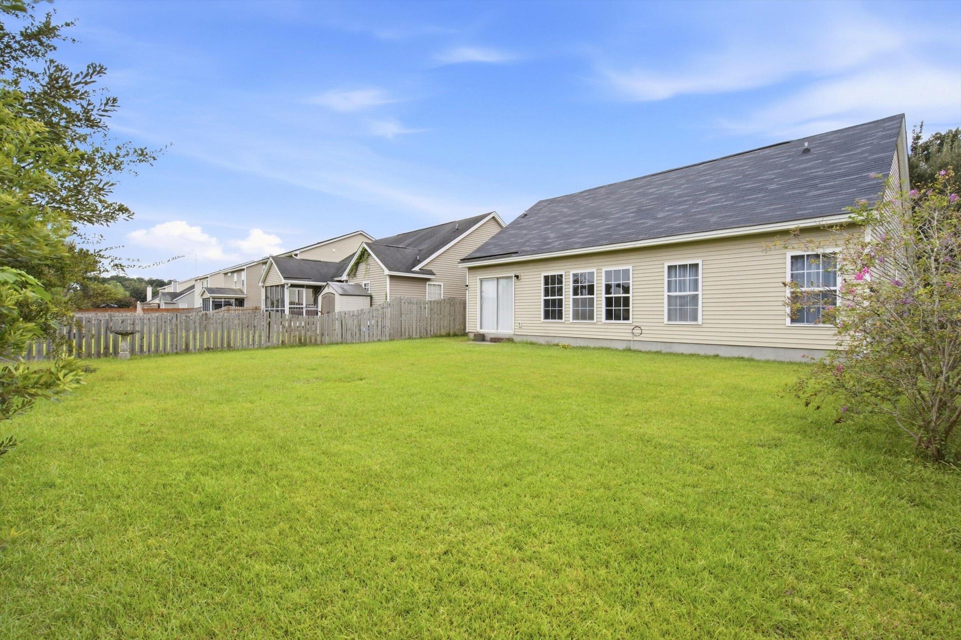 265 Avonshire Drive Photo 26