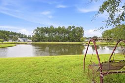 265 Avonshire Drive photo 4