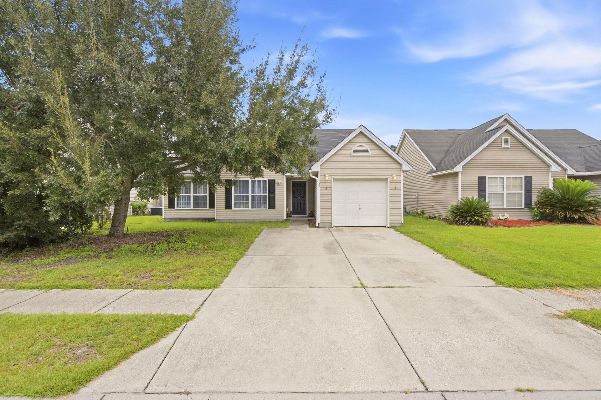 265 Avonshire Drive Photo 4