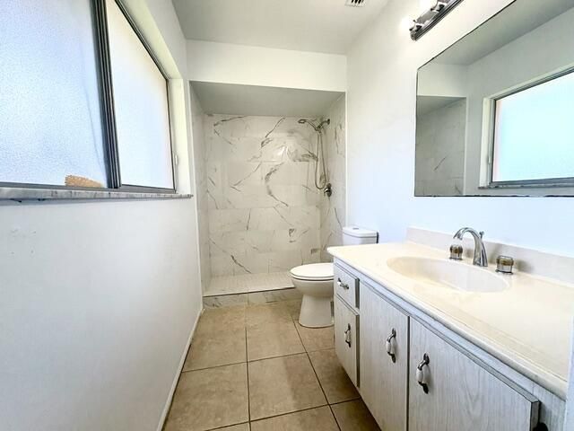 357 NE Camelot Drive, Port Saint Lucie, FL 34983 Photo