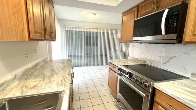 357 NE Camelot Drive, Port Saint Lucie, FL 34983 Photo