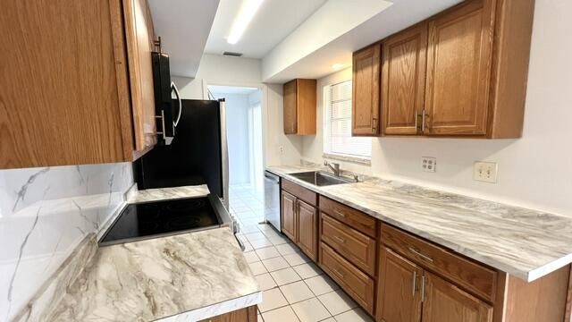 357 NE Camelot Drive, Port Saint Lucie, FL 34983 Photo