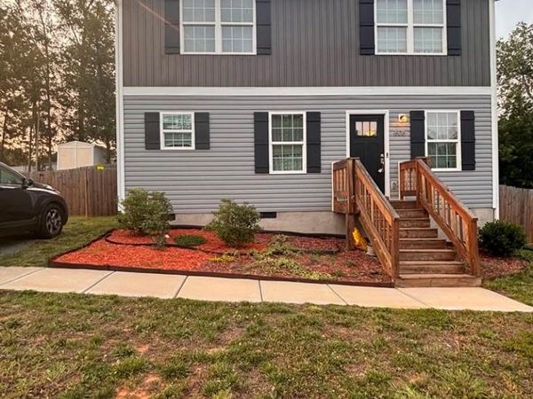 606 E Carpenter Street , Dallas, NC 28034