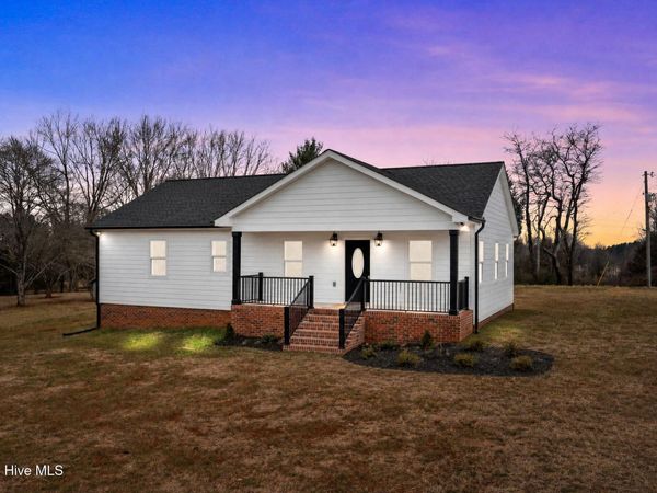 825 Washington Post Road , New Bern, NC 28562