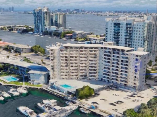 7904 W West Dr , Unit 1010, North Bay Village, FL 33141