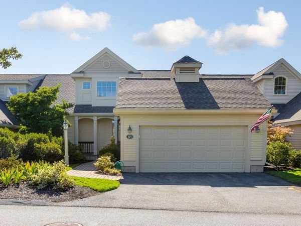 51 Carriage Hill Circle, Unit 51, Southborough, MA 01772