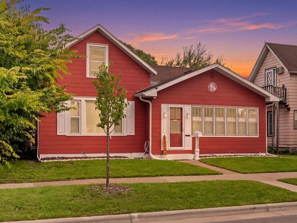 1322 Charles St, La Crosse, WI 54603