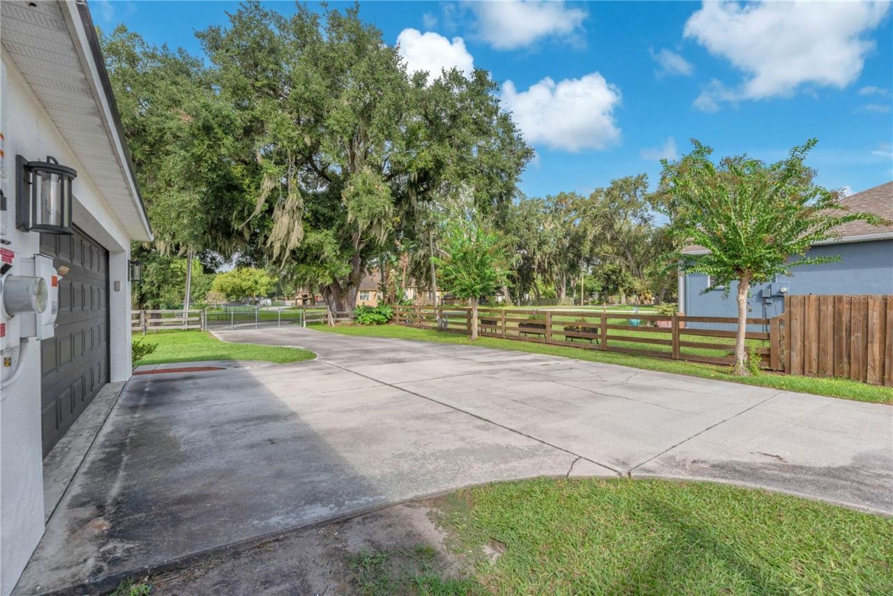 4516 Hawkins Road, Plant City, FL 33567 Photo