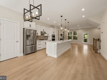 1021 S TAYLOR COURT, ARLINGTON, VA 22204
