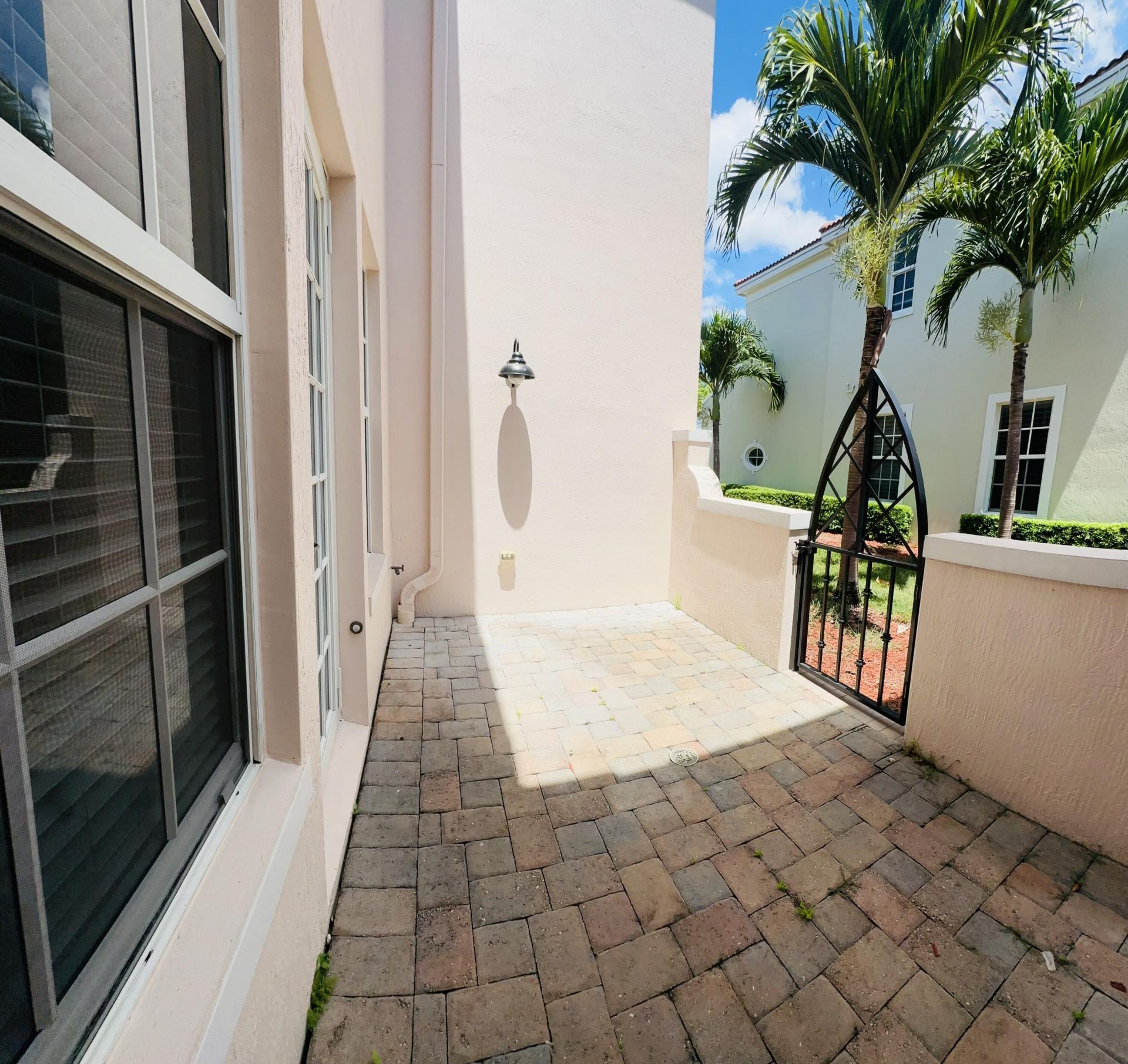 8296 NW 9th Avenue, Boca Raton, FL 33487 Photo