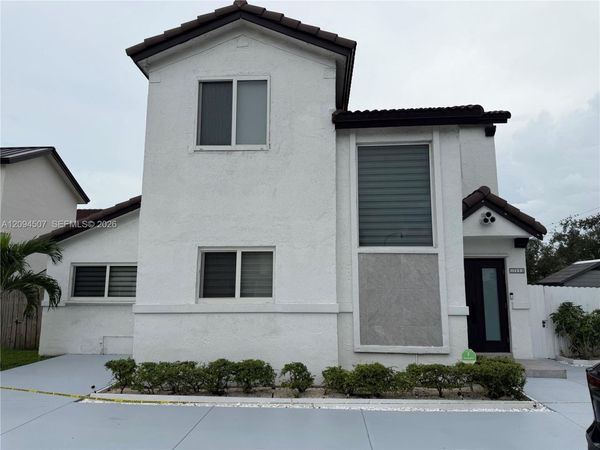 12694 NW 8th Trl , Miami, FL 33182
