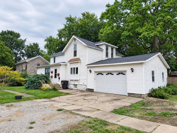 617 S Macon Street, Bement, IL 61813