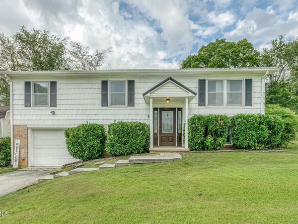 3200 Buckingham Drive, Johnson City, TN 37604