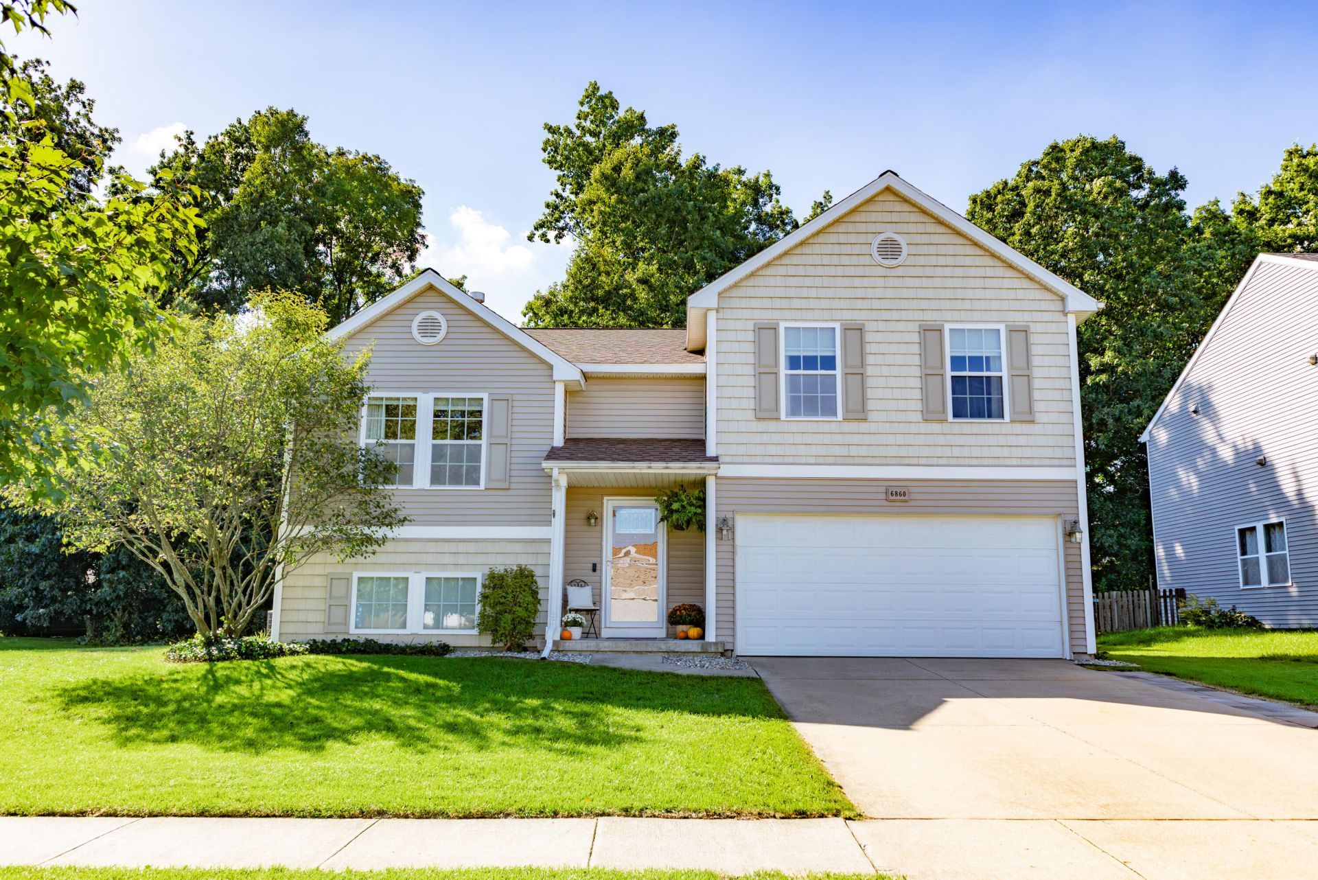 6860 Cypress Bay Drive, Kalamazoo, MI 49009 Main Photo