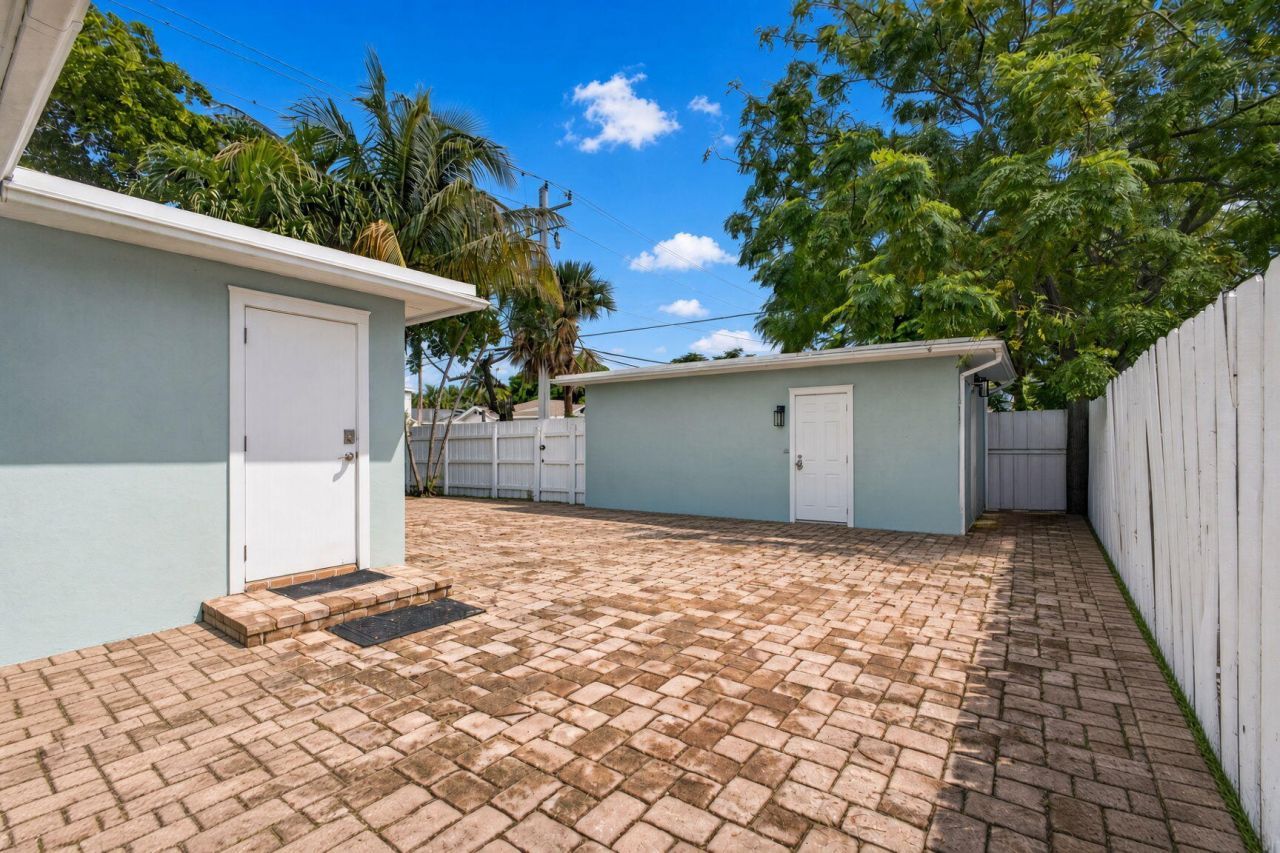 439 45th Street, West Palm Beach, FL 33407 Photo