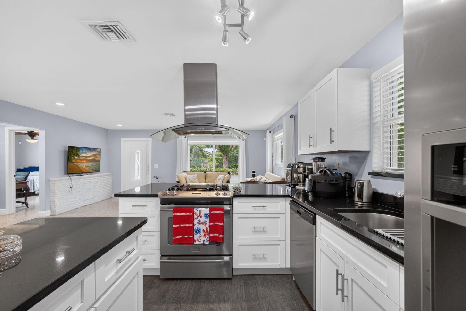 439 45th Street, West Palm Beach, FL 33407 Photo