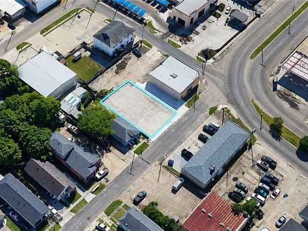 OAK Street , Harahan, LA 70123