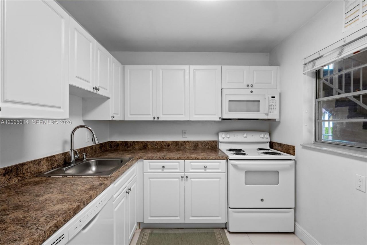 7747 SW 86th St , Unit D-210, Miami, FL 33143 Photo