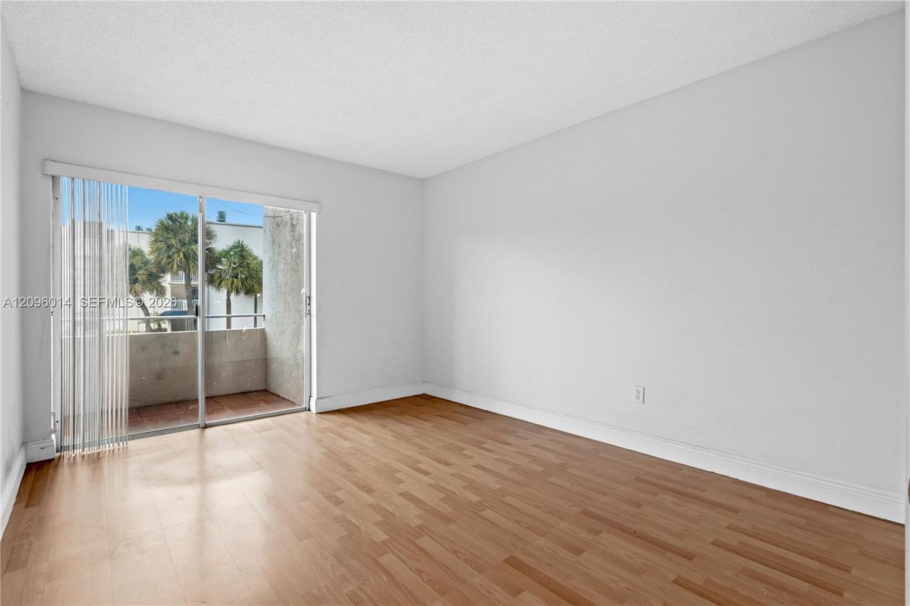 7747 SW 86th St , Unit D-210, Miami, FL 33143 Photo
