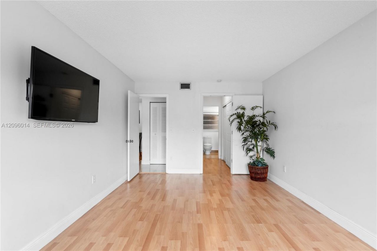 7747 SW 86th St , Unit D-210, Miami, FL 33143 Photo