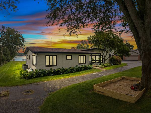 1811 Steamburg Road, Hillsdale, MI 49242