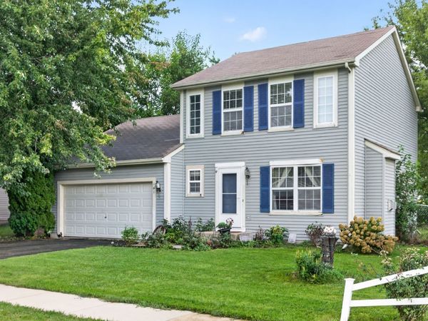 141 W Prairiefield Avenue , Cortland, IL 60112