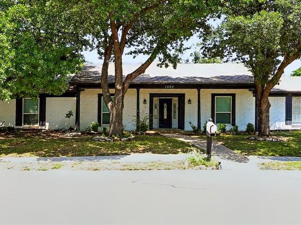 1503 Woodvine Drive, Euless, TX 76040