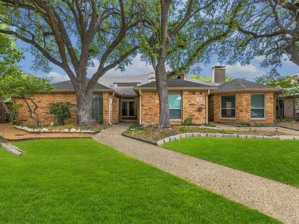 14826 Sopras Circle , Addison, TX 75001