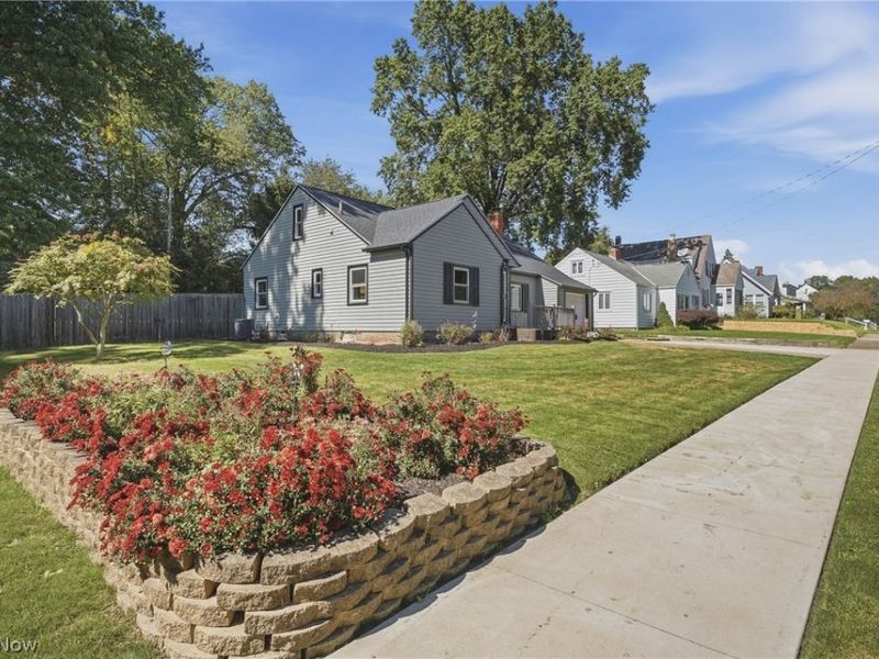 419 17th Street NE, Massillon, OH 44646 Photo 2